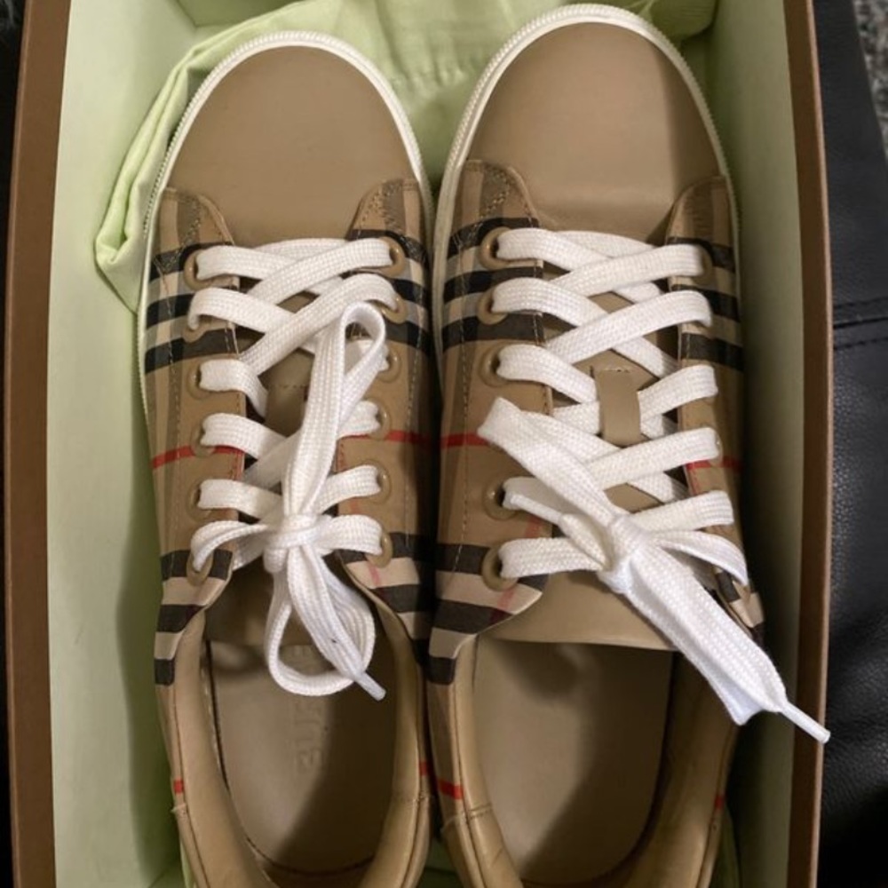 Burberry Tennis - Picture 5 of 6